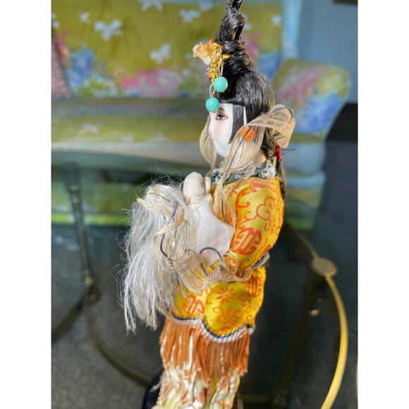 Vintage Silk Japanese Geisha Figurine Kimono Doll - Picture 9 of 15